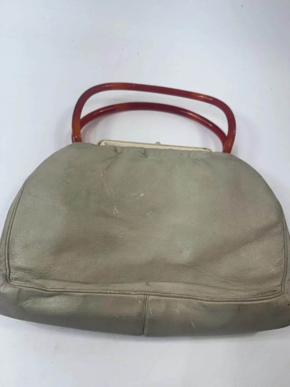 Vintage Beige Leather Handbag With Red Lucite Handles & Gold Clasp Closure